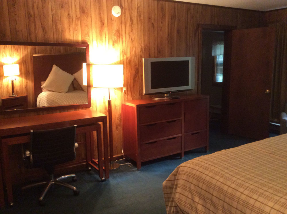 Evergreen Valley Inn Stoneham Экстерьер фото